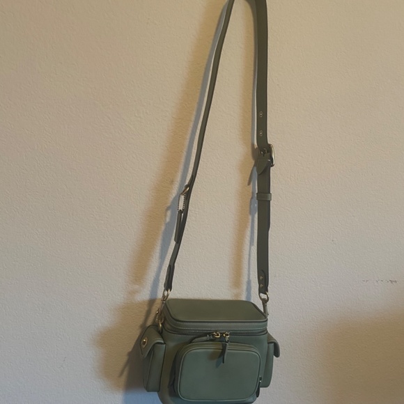 RARE coach utility 18 bag turn lock crossbody green - Picture 9 of 11